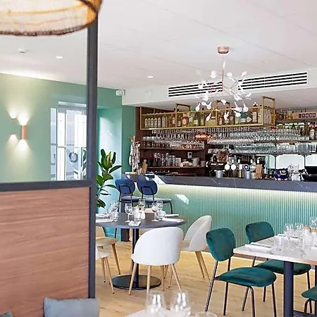 L'esplanade Restaurant Bar A Vin